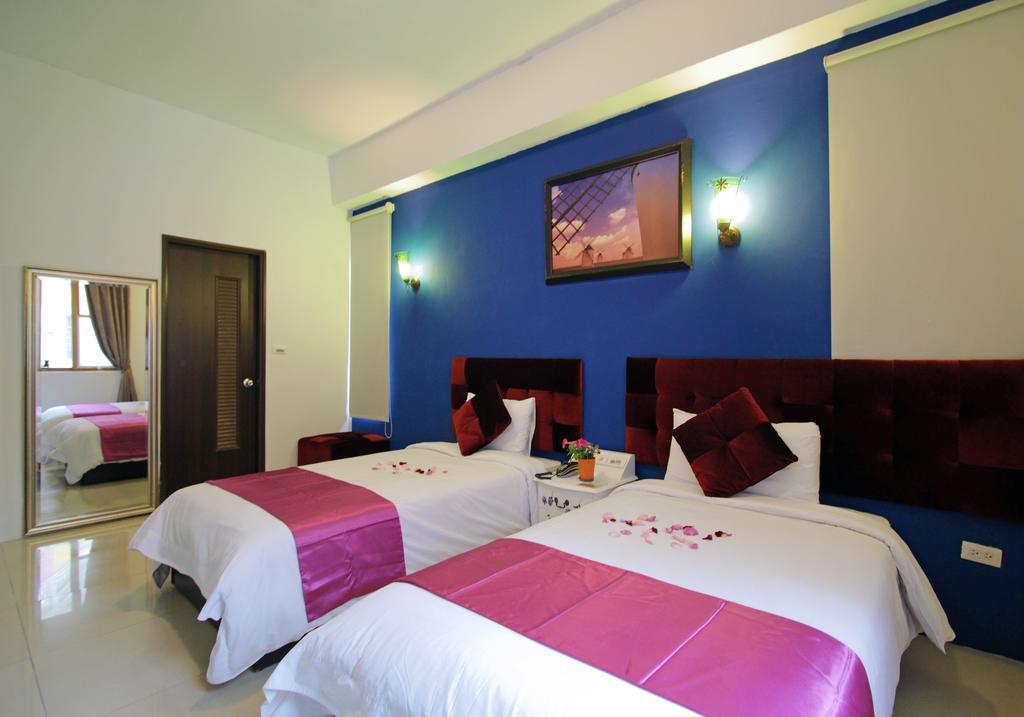 Rainbowtown Hotel Hualien City Room photo
